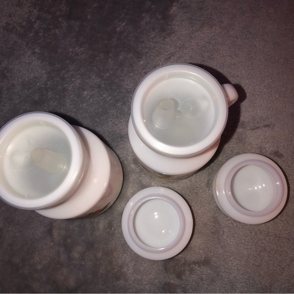 ITALIAN Vintage 1970 oil & vinegar white opaque milk glass by DECOR GIORGI - Picture 4 of 5